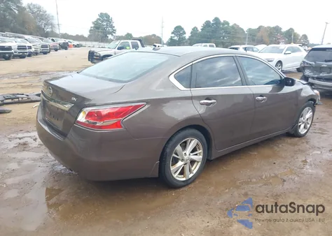 2015 Nissan Altima 2.5 Sv z USA, uszkodzony, nr VIN 1N4AL3AP5FC160171